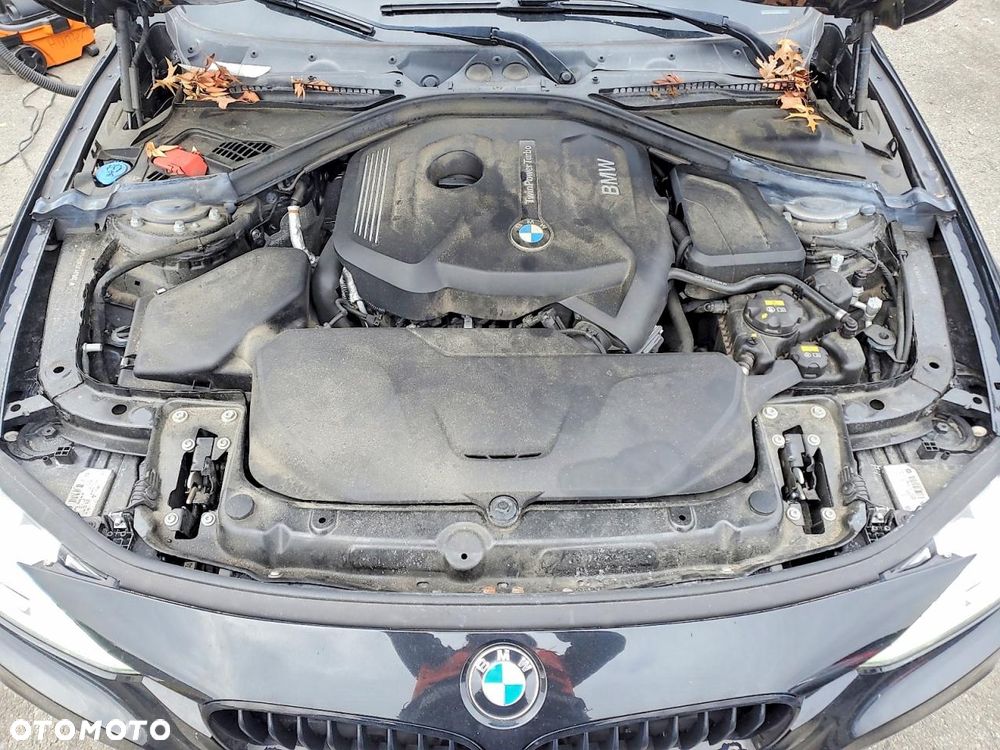 BMW Seria 3 330i xDrive M Sport - 11