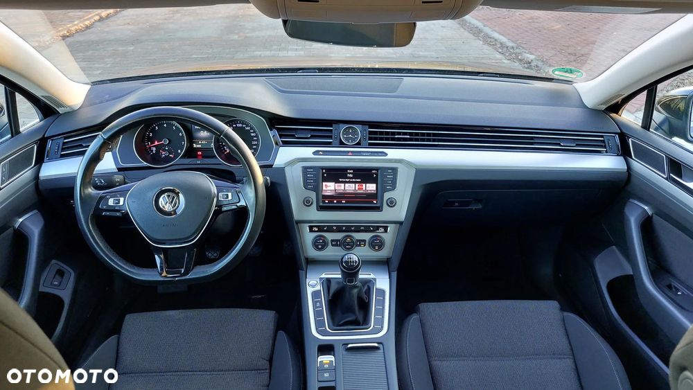 Volkswagen Passat - 6