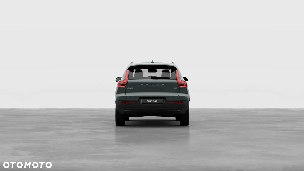 Volvo XC 40 B3 Plus Dark - 4