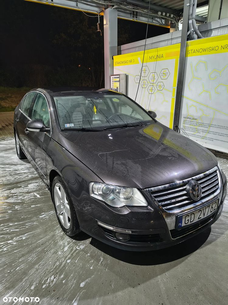 Volkswagen Passat 2.0 FSI Highline - 8