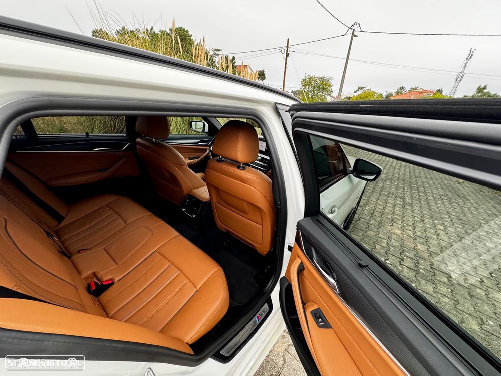 BMW 530 e Pack Desportivo M - 13