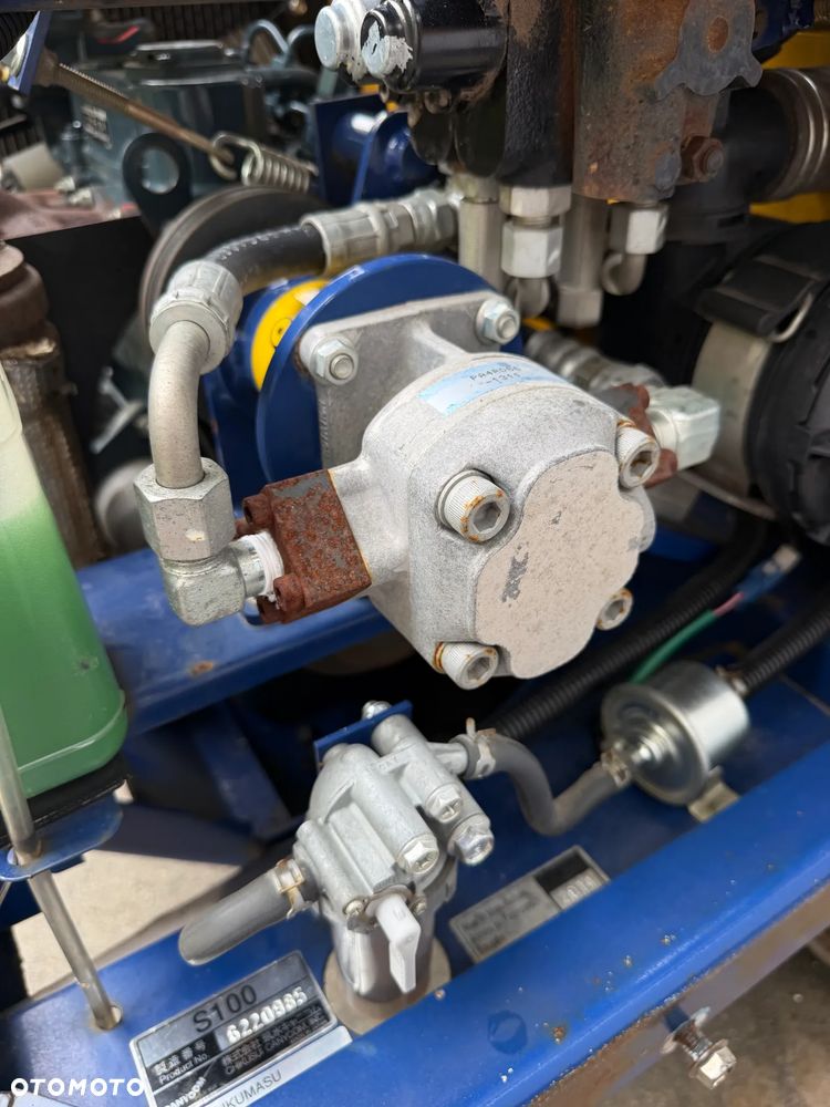 Kubota Canycon S100. Wozidło Gąsienicowe. Japońska Wywrotka w Pełni Hydrauliczna. Samo-załadowcza łyżka. Kiper Obrotowy! Silnik Kubota 3cylindry. Potężna moc. Szybka wolna jazda! Tylko 351 MTG. 2015rok prod. Ani deka luzów czy wycieków! Maszyna Sprowadzona z Norwegii z urzędu komunalnego. Używana raz do roku. Wielka Okazja! - 38