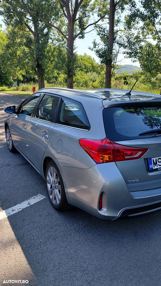 Toyota Auris 1.8 L VVT-i Luna - 6