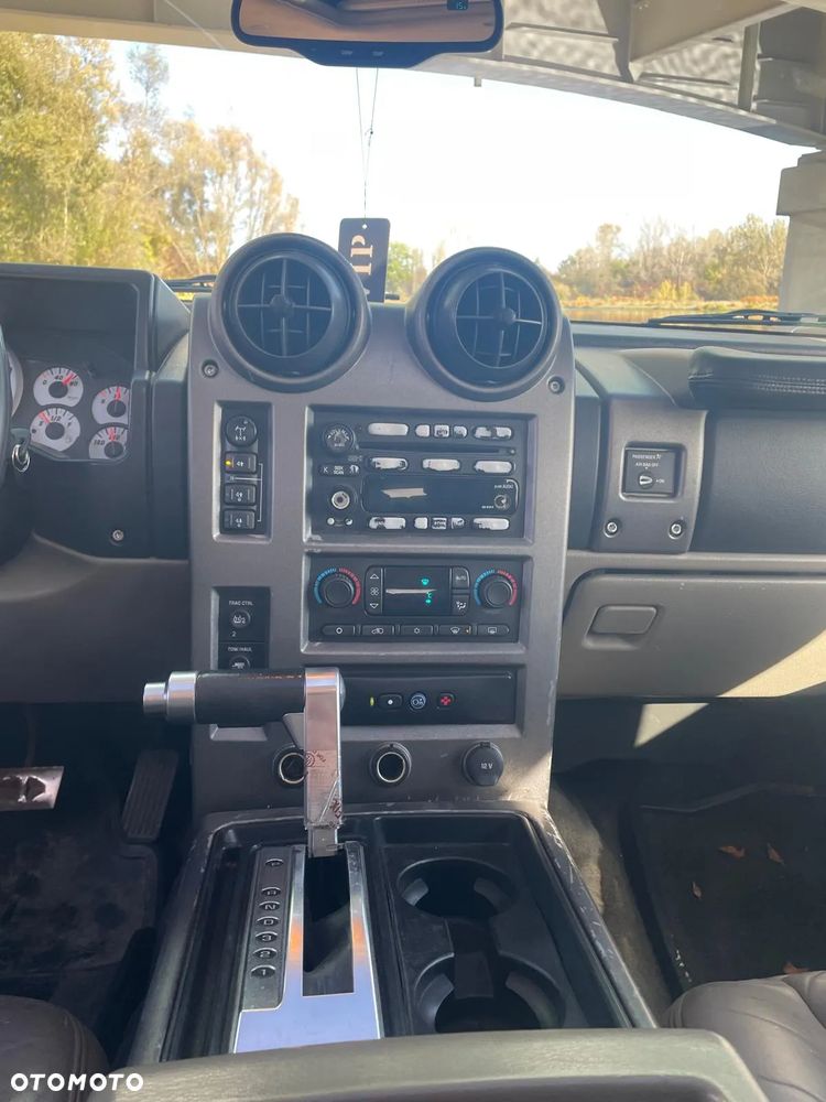 Hummer H2 6.0 V8 - 24
