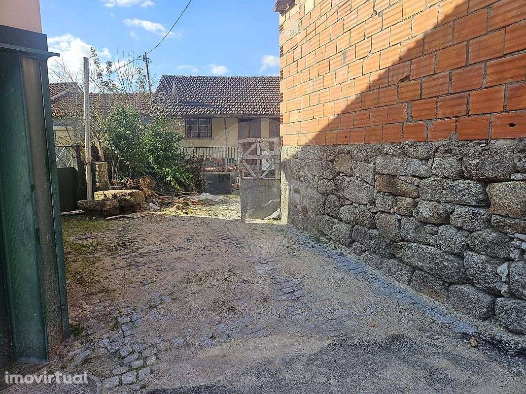 Moradia T2 para venda - Grande imagem: 2/11