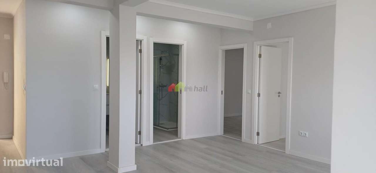 Apartamento T2 Totalmente Remodelado em Setúbal - Grande imagem: 2/12