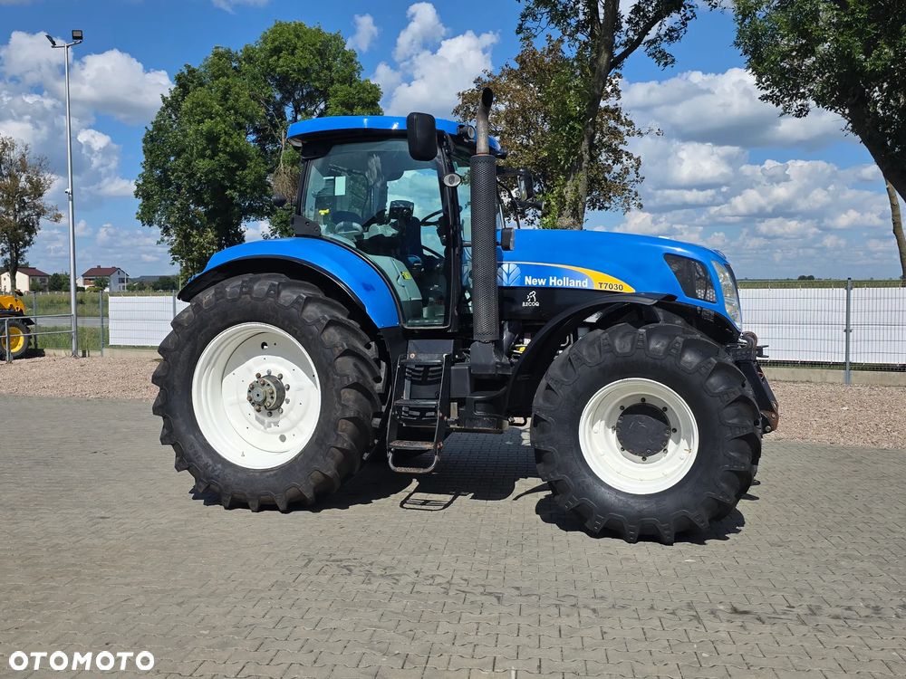 New Holland T7030 PC 2011R - 34