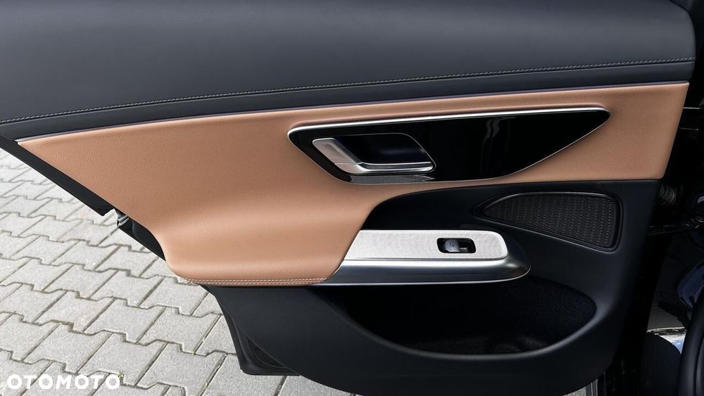 Mercedes-Benz Klasa E 220 d mHEV 4-Matic AMG 9G-Tronic - 28