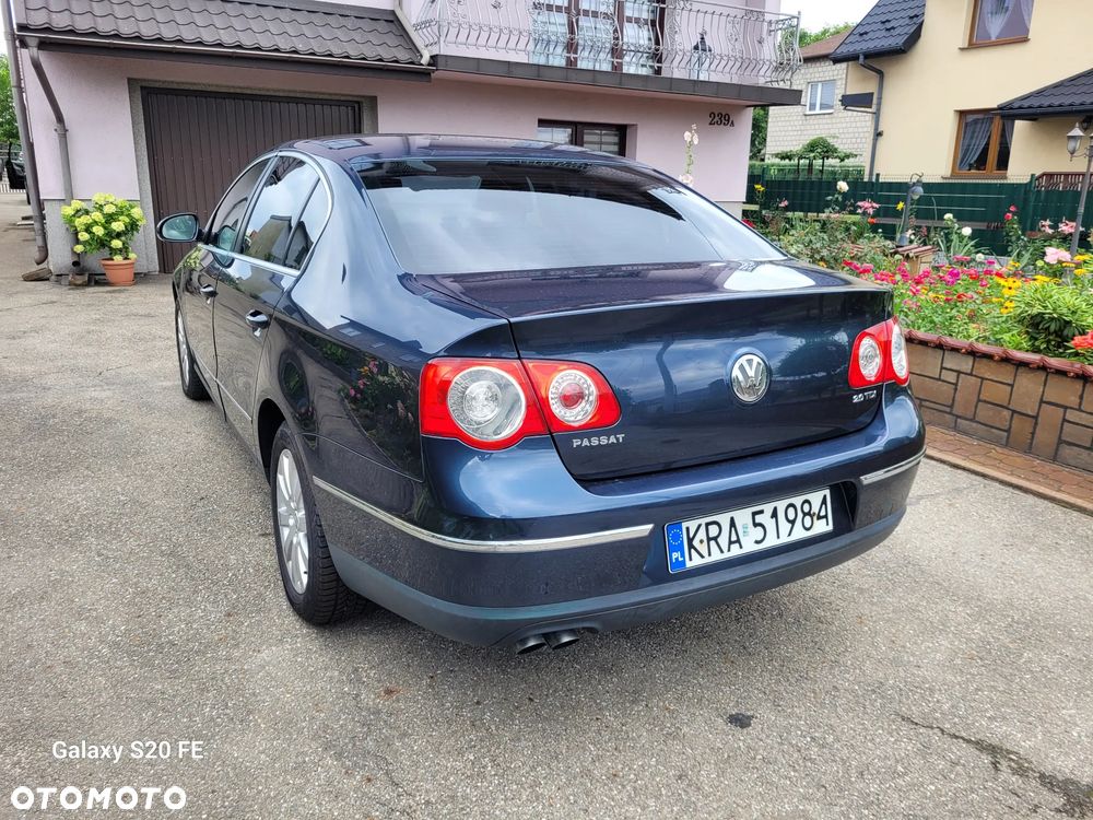 Volkswagen Passat 2.0 TDI Trendline - 9