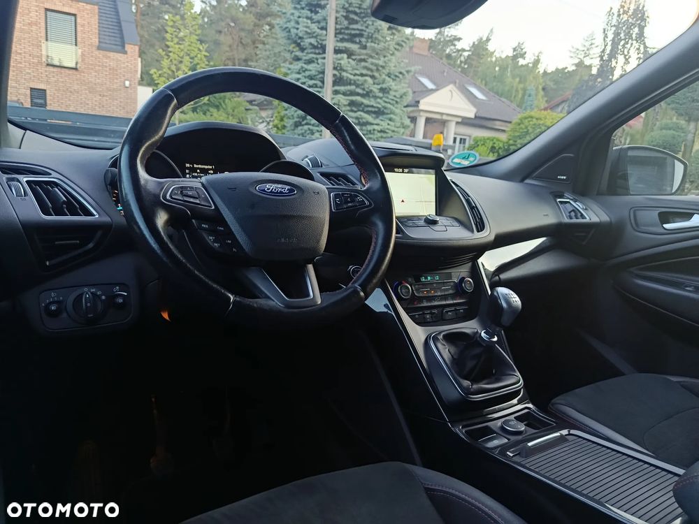 Ford Kuga 1.5 EcoBoost 2x4 ST-Line - 29