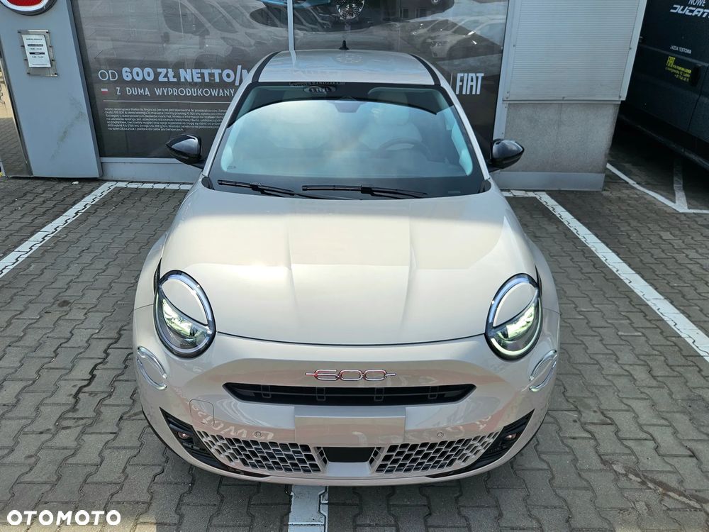 Fiat 600 1.2 Turbo La Prima eDCT - 4