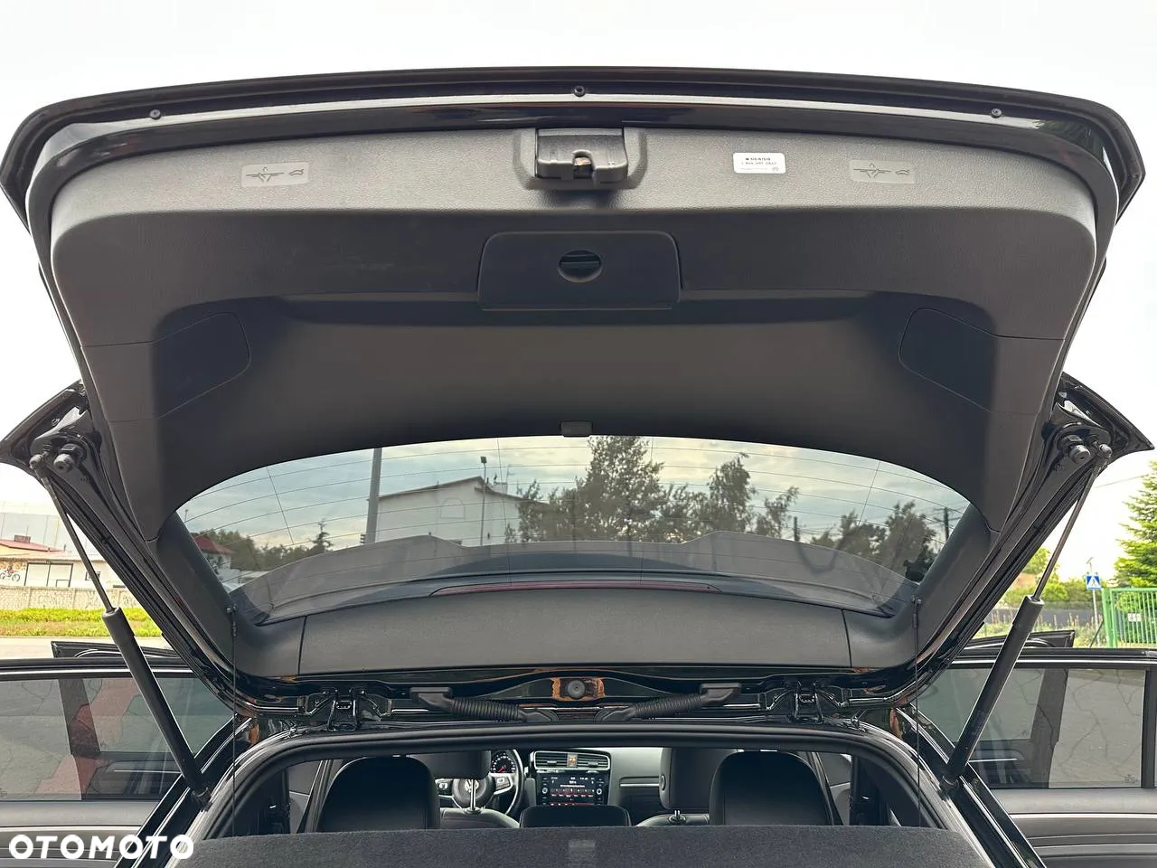 Volkswagen Golf - 24