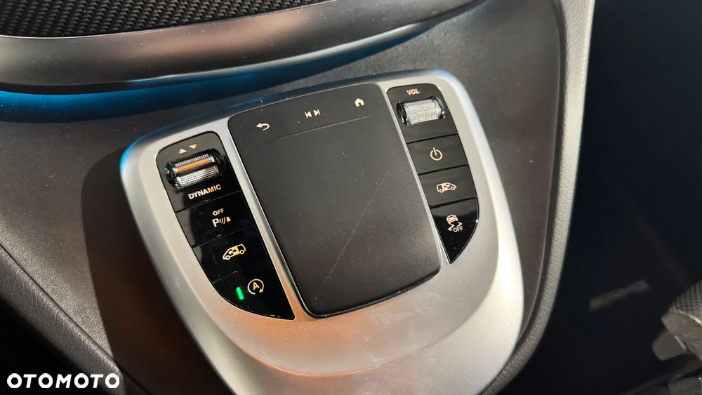 Mercedes-Benz Klasa V - 25