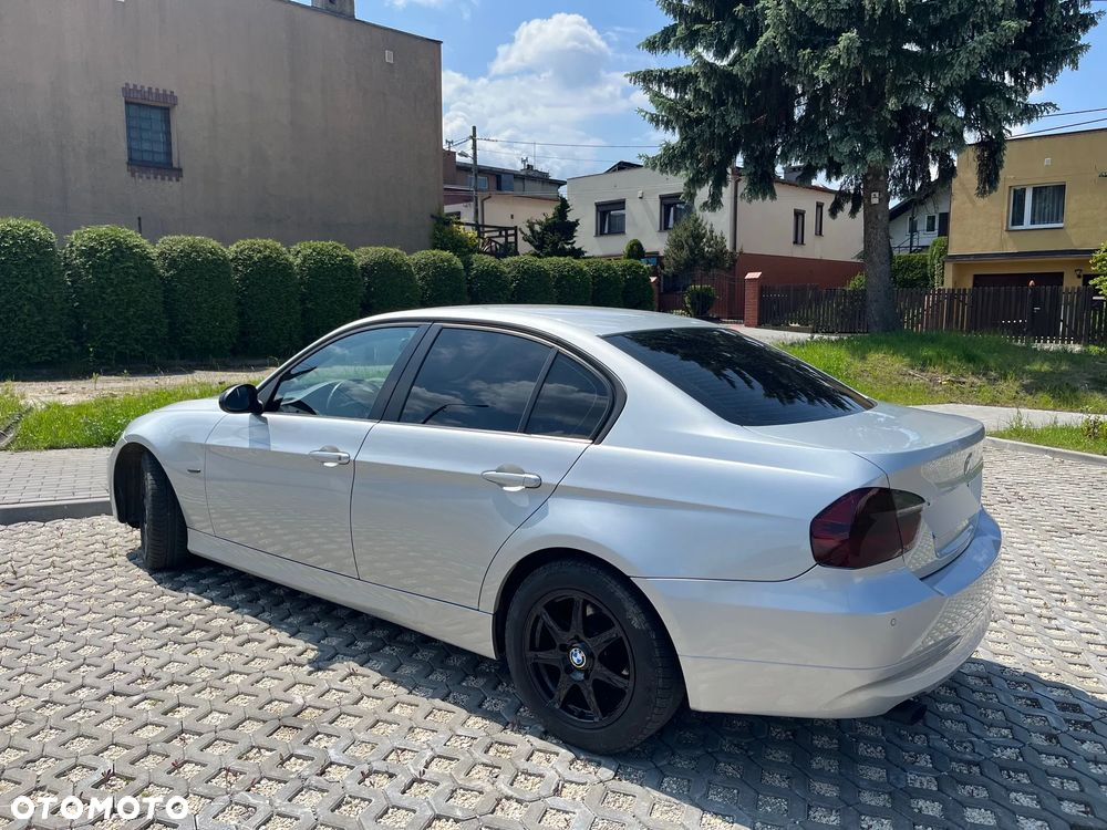 BMW Seria 3 318i - 3