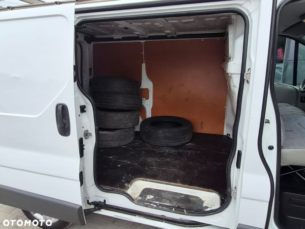 Opel Vivaro 2.0 dCi limatyzacja Elektryczne Szyby Gwarancja - 16