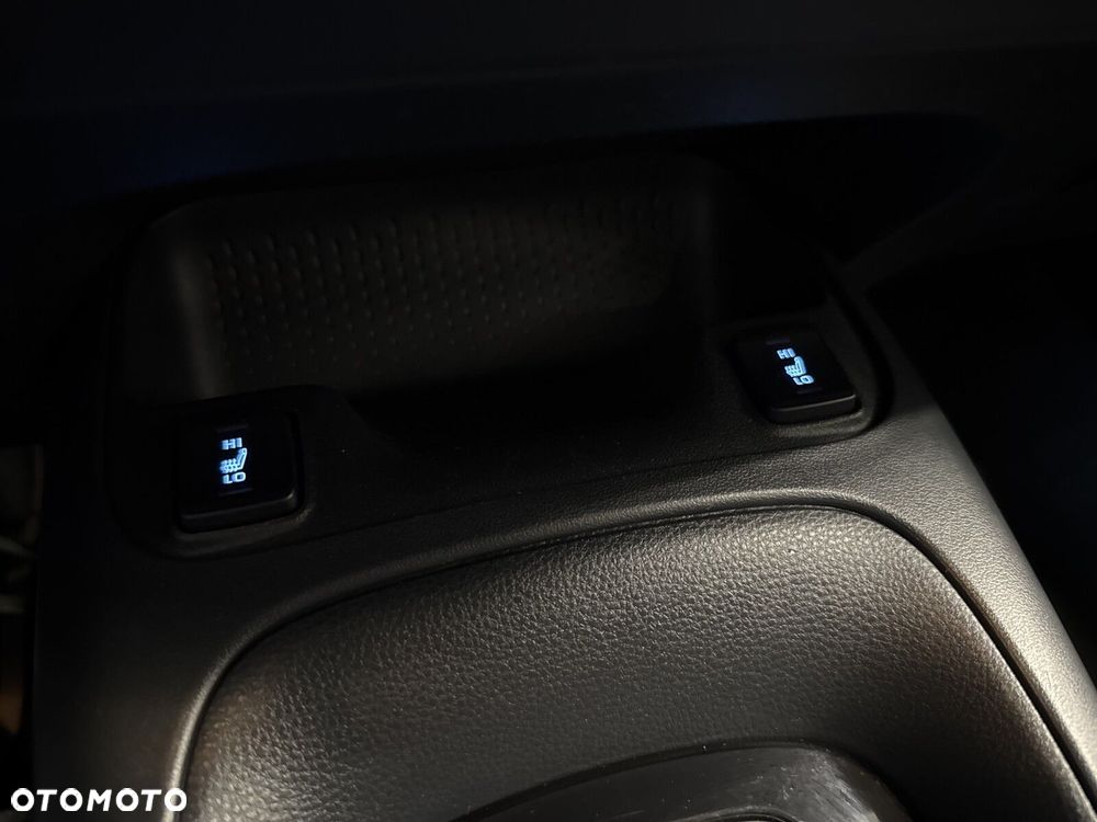 Toyota Corolla - 23