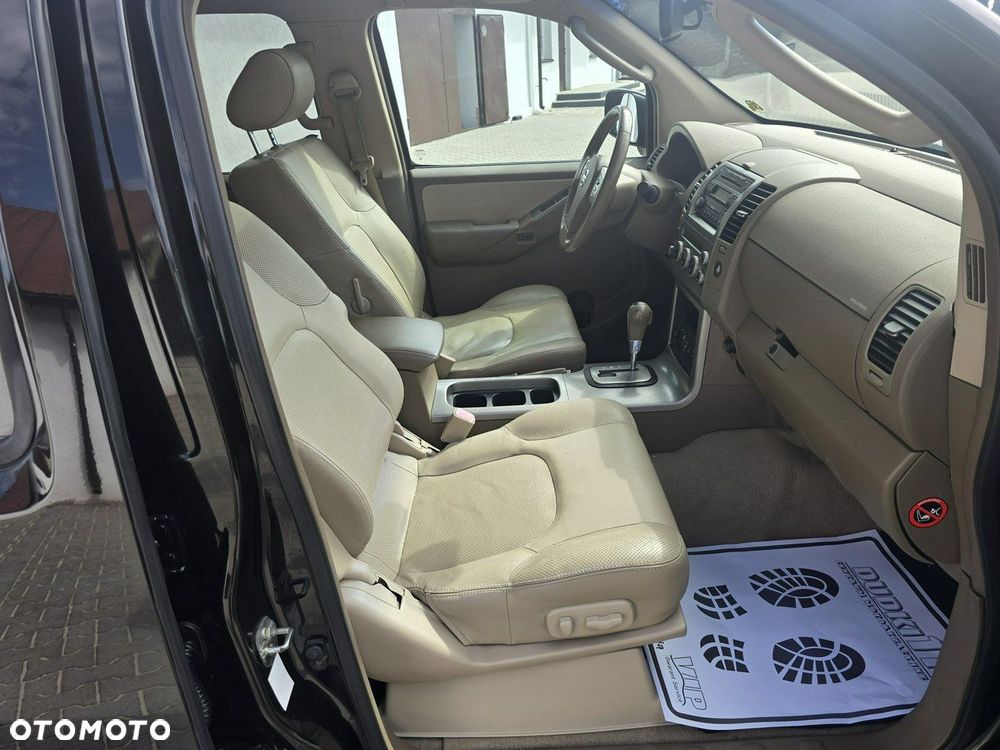 Nissan Pathfinder - 22