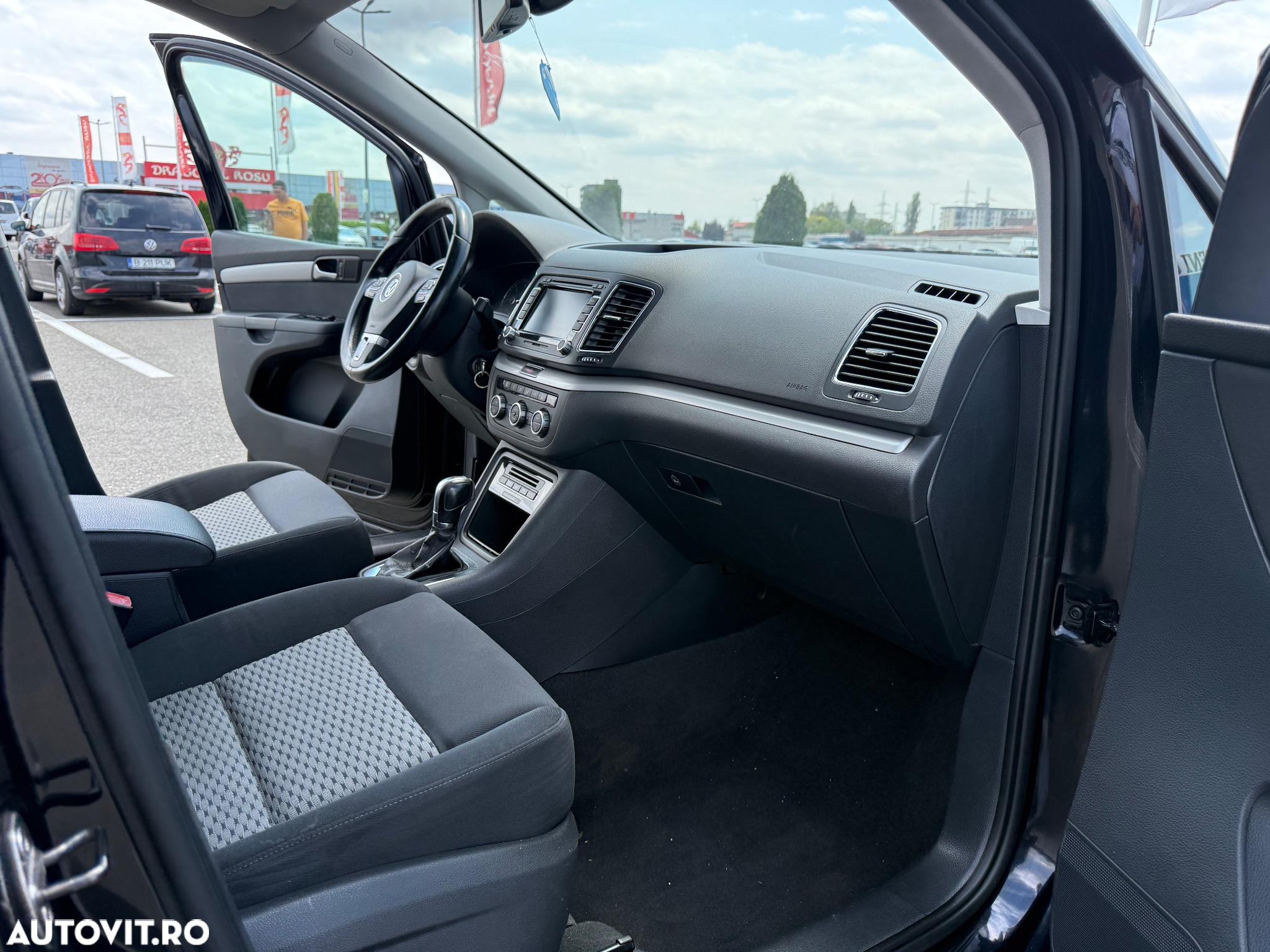 Volkswagen Sharan 2.0 TDI DSG BlueMotion Technology Comfortline - 27