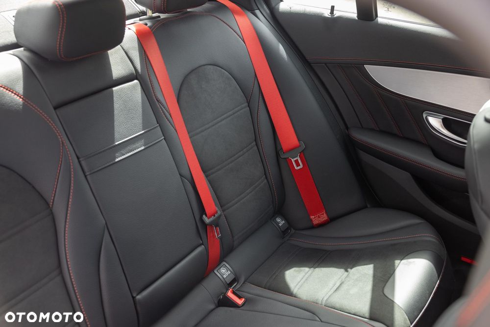 Mercedes-Benz Klasa C 450 AMG 4-Matic 7G-TRONIC - 26