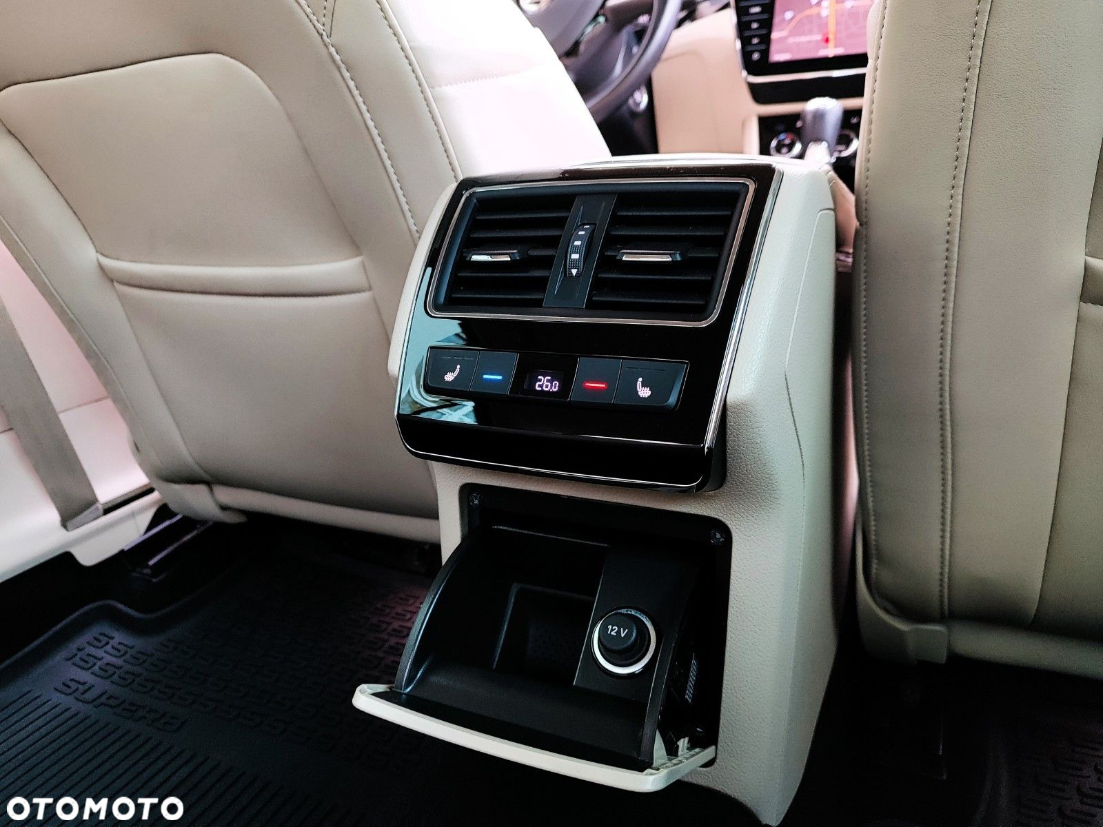 Skoda Superb 2.0 TSI 4x4 L&K DSG - 14