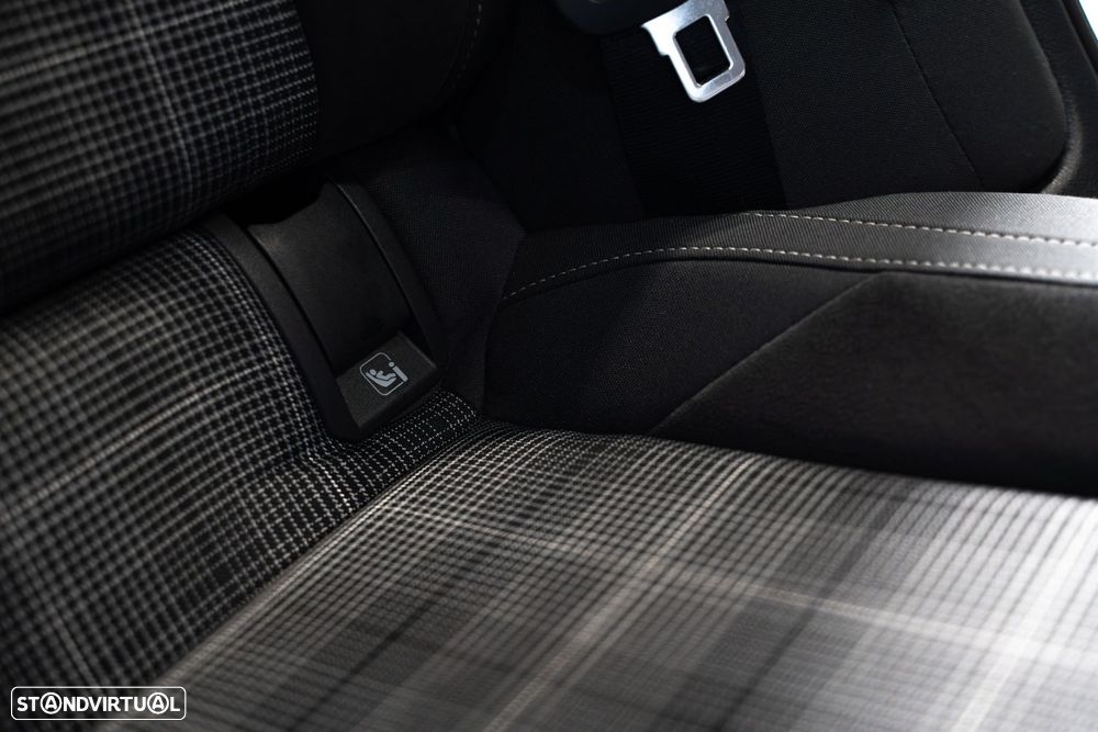 VW Golf 2.0 TDI GTD DSG - 47