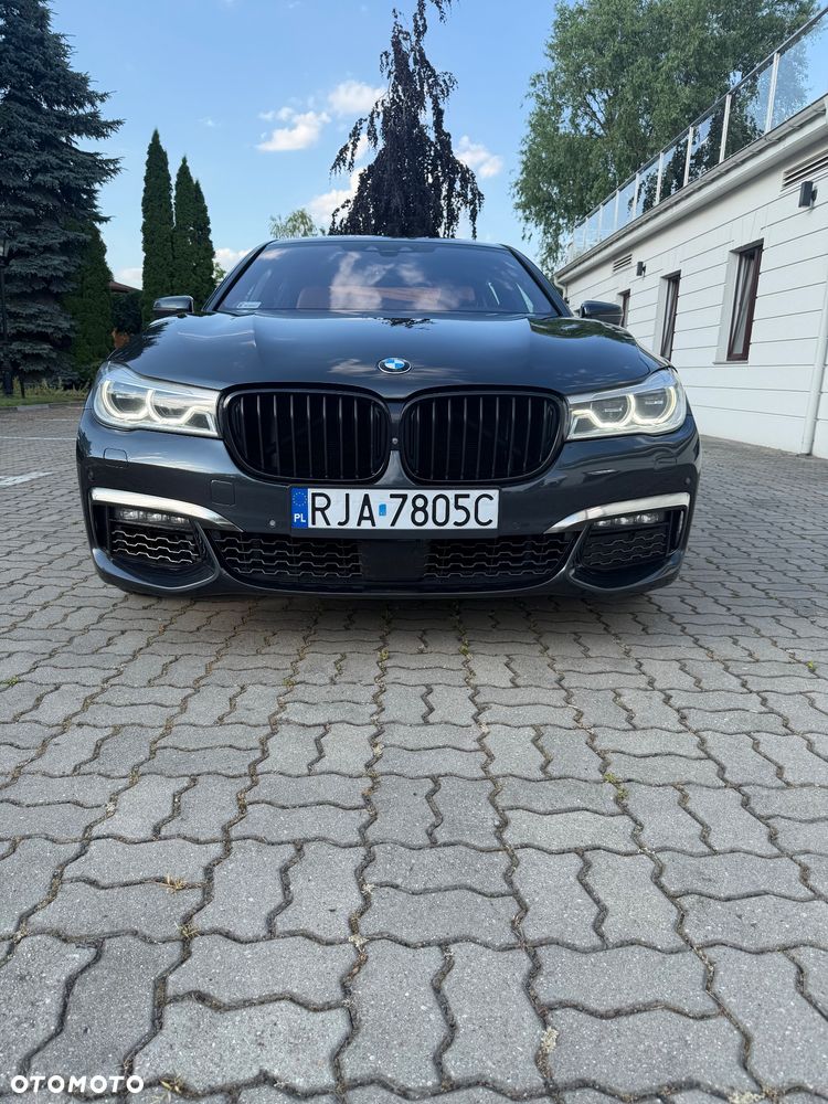 BMW Seria 7 750i xDrive - 8