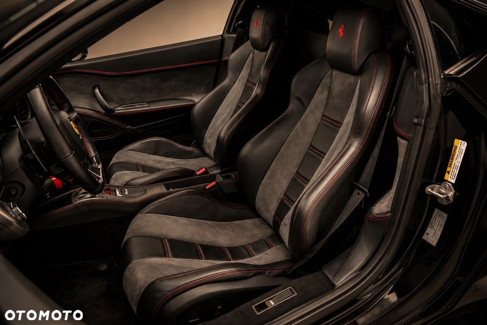 Ferrari 458 Italia - 10