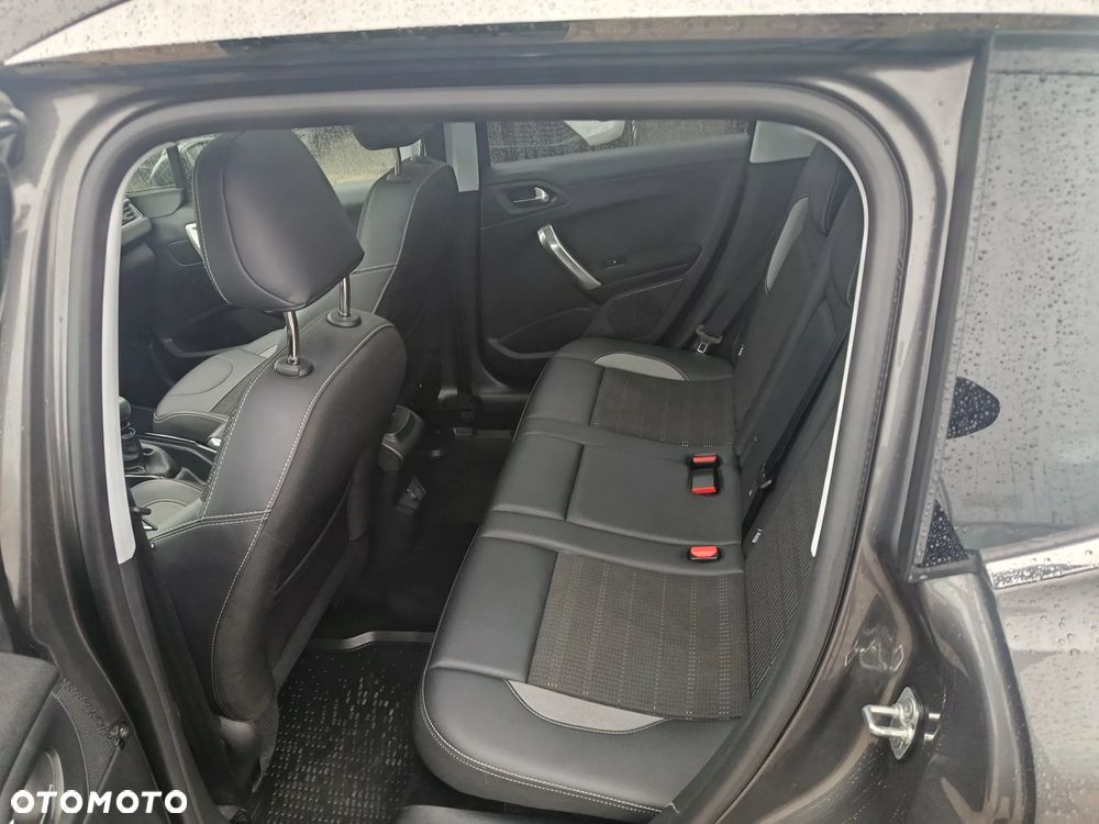 Peugeot 2008 1.2 Pure Tech GPF Allure S&S - 5