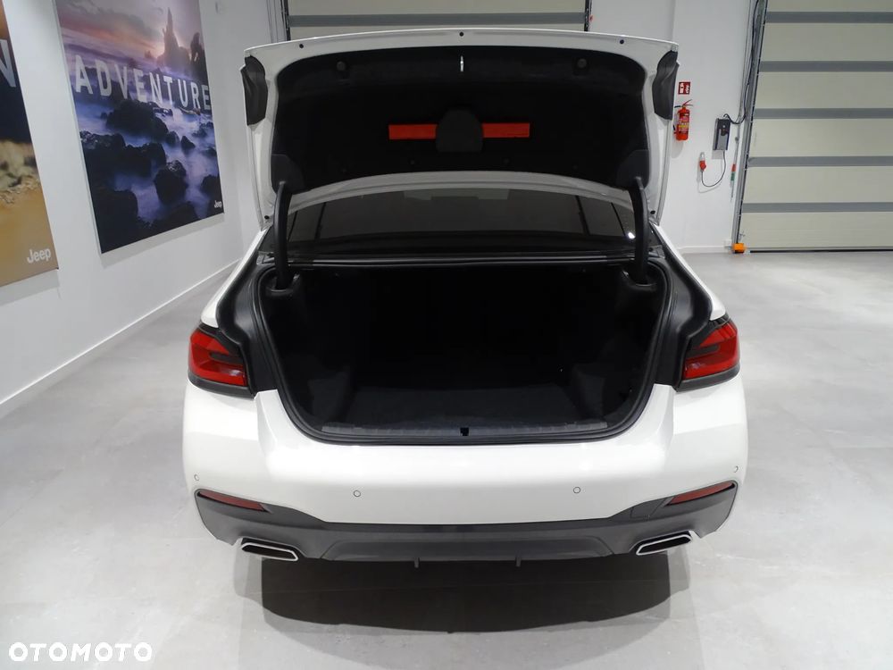 BMW Seria 5 520d xDrive MHEV M Sport sport - 6