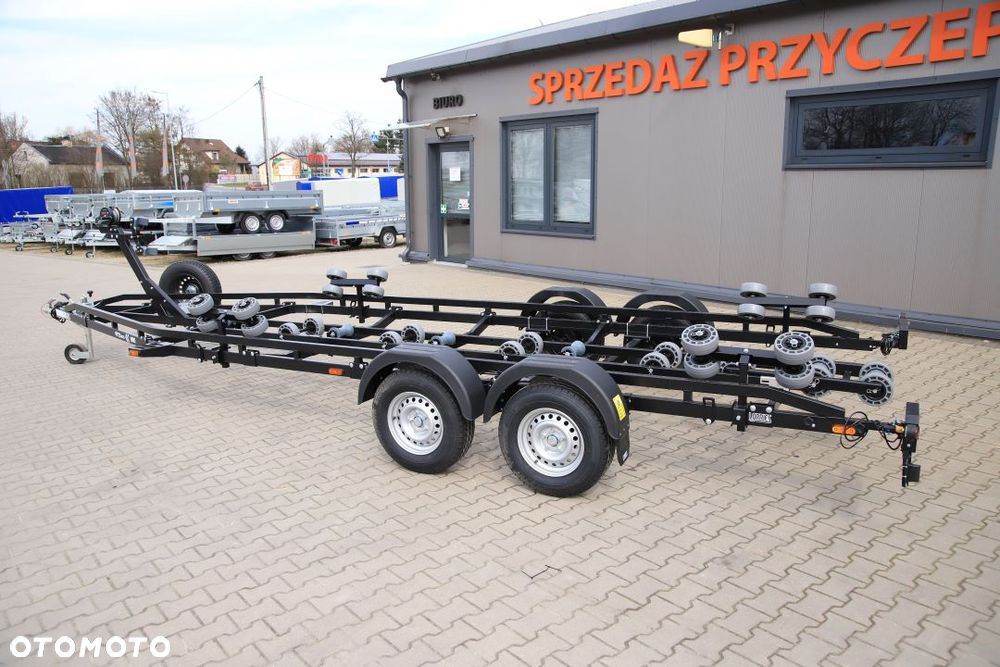 Lorries Przyczepa Podłodziowa PP30-8025 w Kolorze Czarnym Do Łodzi Max 7,8 M DMC 3000 kg Tylne Lampy LED - 5