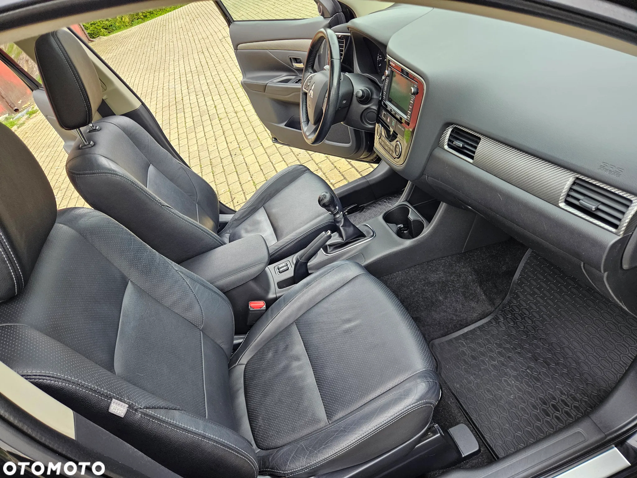 Mitsubishi Outlander 2.2 DID Intense + - 34