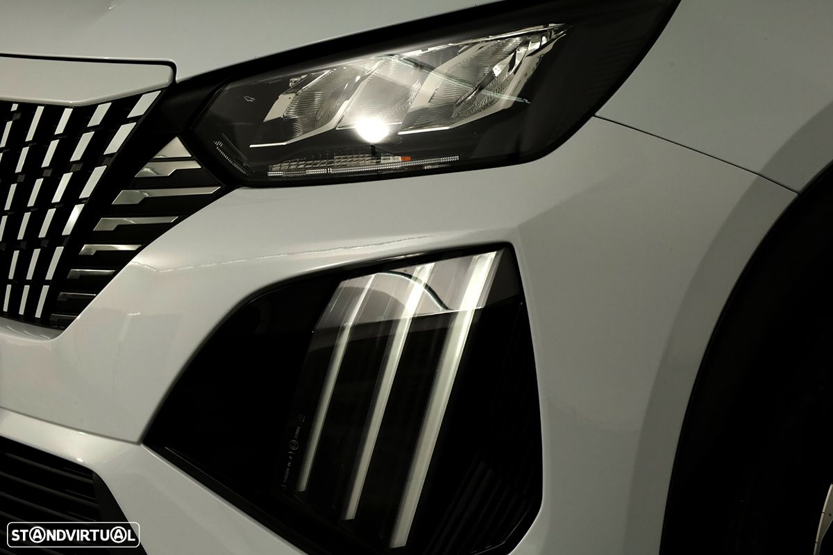 Peugeot 2008 1.2 PureTech Allure EAT8 - 6