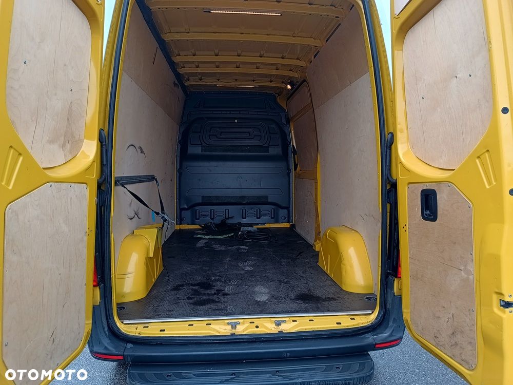 Mercedes-Benz Sprinter - 11