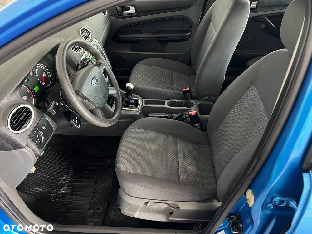 Ford Focus 1.6 TDCi DPF Ambiente - 17