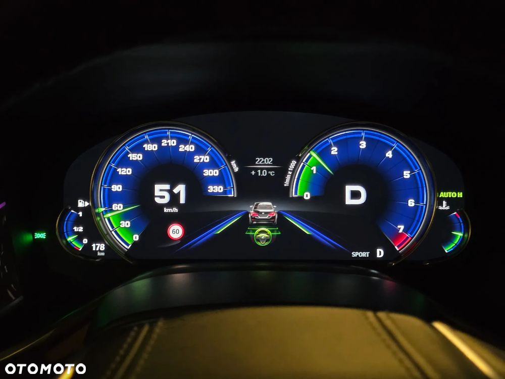 BMW Seria 7 750Li Edition Exclusive - 26