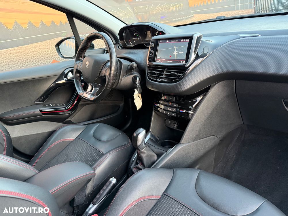 Peugeot 208 PureTech 110 Stop & Start Signature - 6