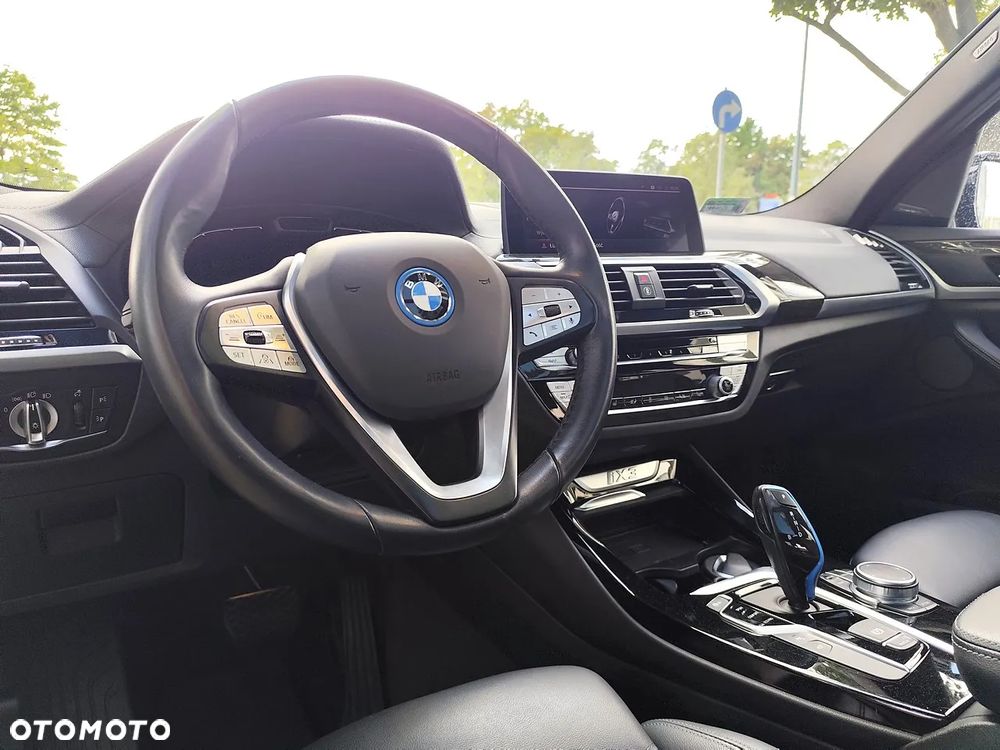 BMW iX3 80kWh Impressive - 13