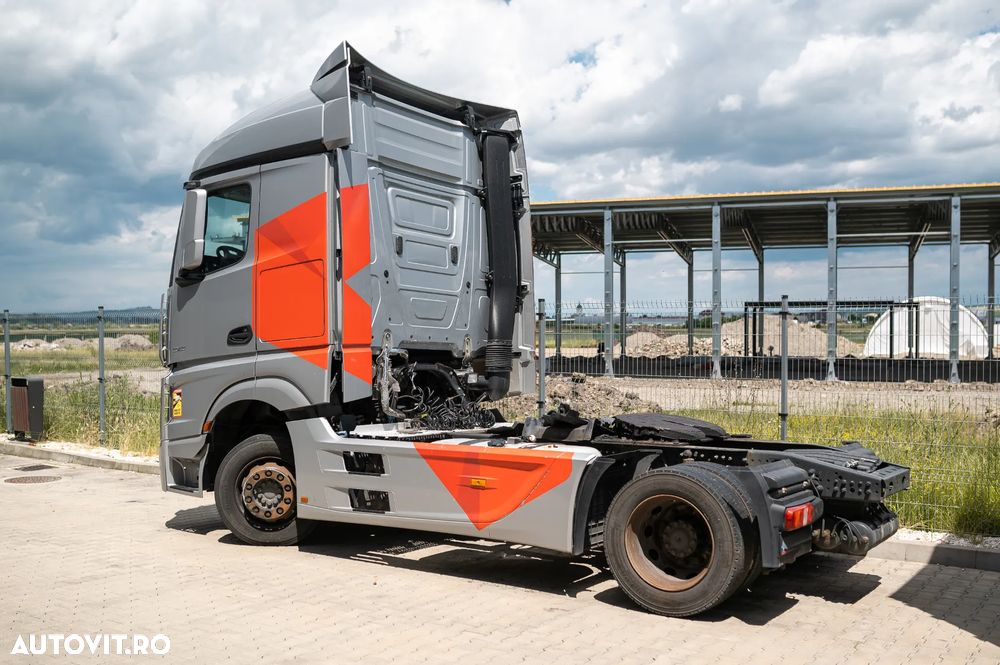 Mercedes-Benz Actros Mega - 3