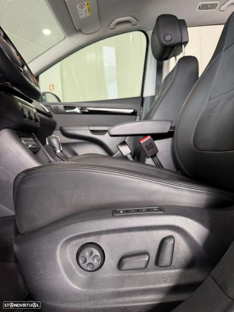 VW Sharan 2.0 TDI Blue Highline DSG - 13