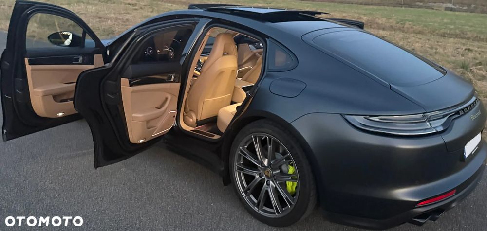 Porsche Panamera 4 Platinum Edition - 3