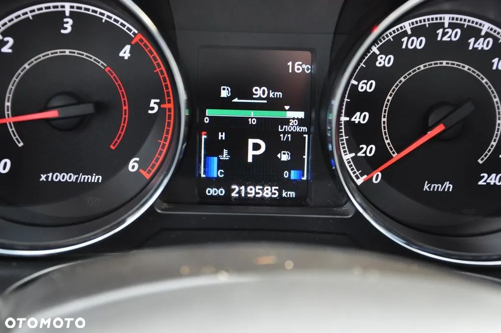 Mitsubishi ASX 2.2 DI-D 4WD Automatik Comfort Edition - 38