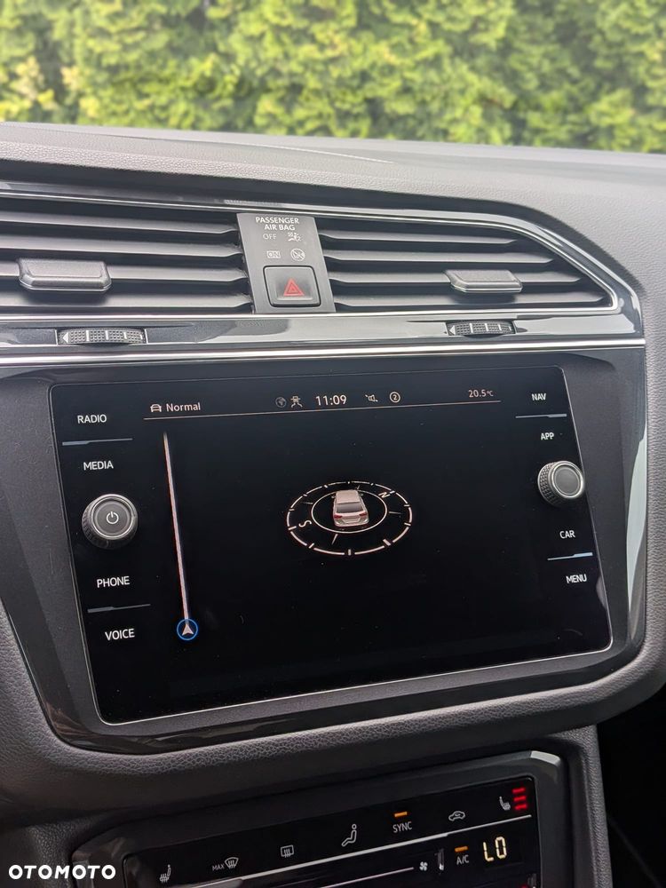 Volkswagen Tiguan 2.0 TDI SCR 4MotION DSG R-Line - 36