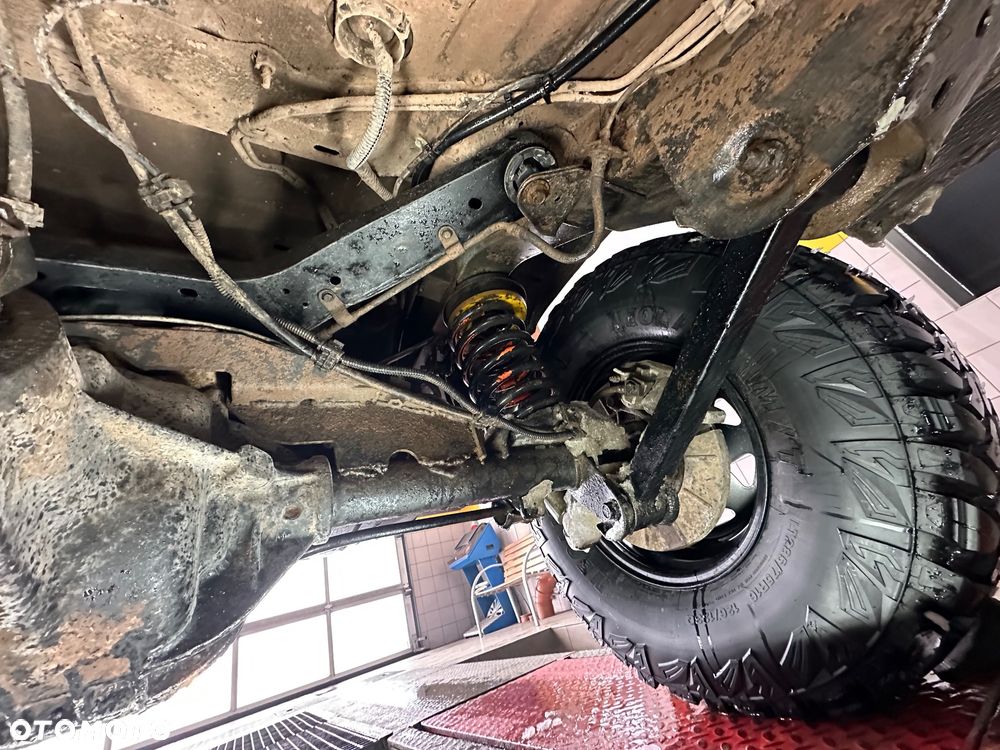 Jeep Grand Cherokee - 24