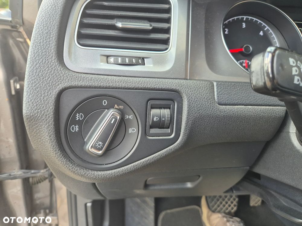 Volkswagen Golf 1.6 TDI BlueMotion Technology DSG Lounge - 13