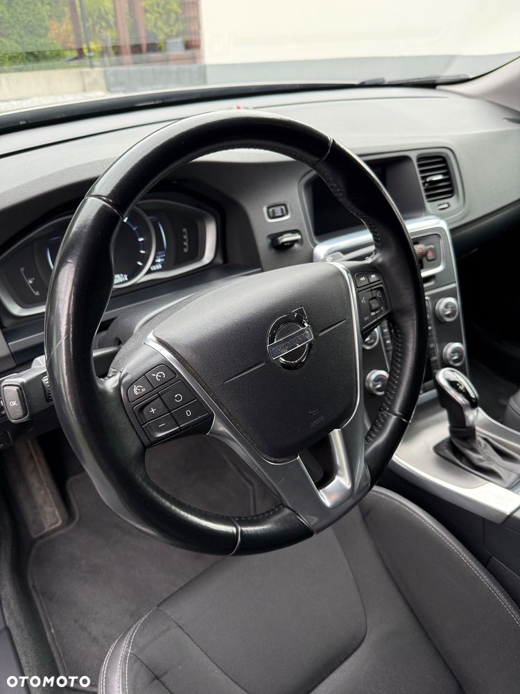 Volvo S60 D4 Drive-E Momentum - 17