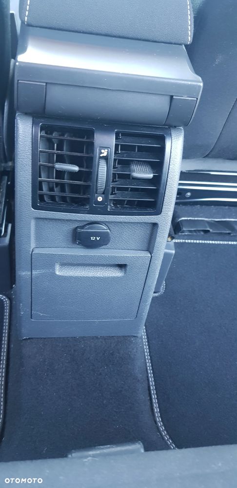 Volkswagen Touran 1.6 TDI DPF BlueMotion Technology DSG Cup - 12