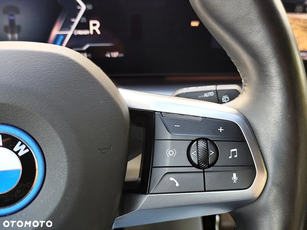 BMW iX1 xDrive30 66.5kWh M Sport - 30