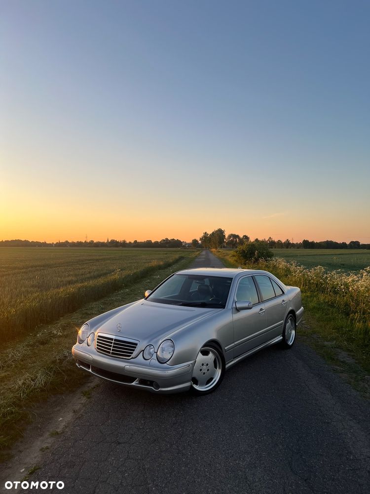 Mercedes-Benz Klasa E 55 AMG - 1