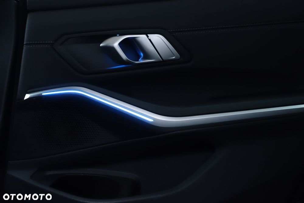 BMW Seria 3 318d - 18