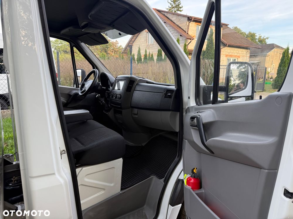 Mercedes-Benz Sprinter - 26